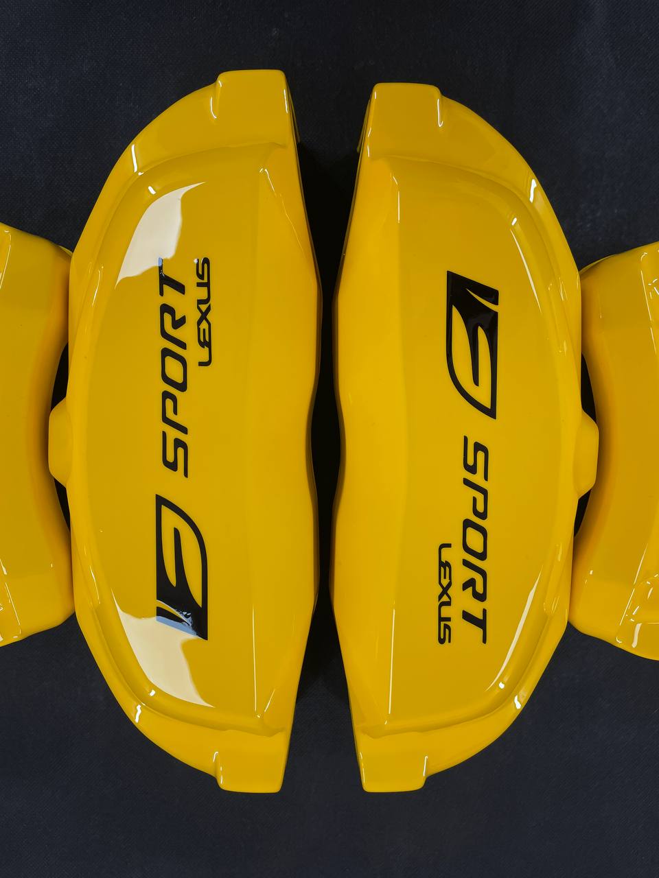 Жовті спортивні накладки на супорти Lexus IS350 2006-2019, комплект із 4 шт.