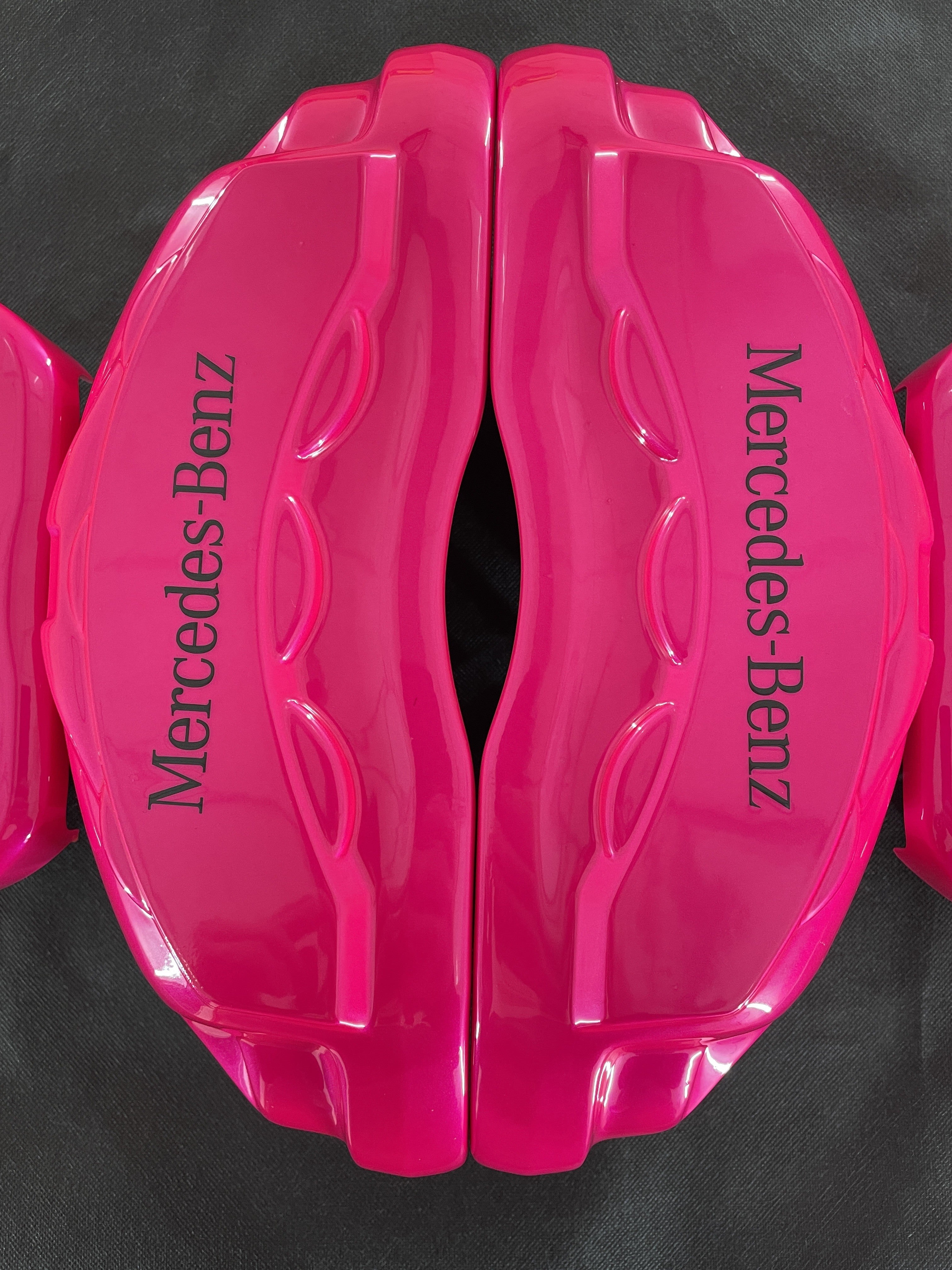 Рожеві кастомні чохли на гальмівні супорти Mercedes Benz, комплект 4 шт.