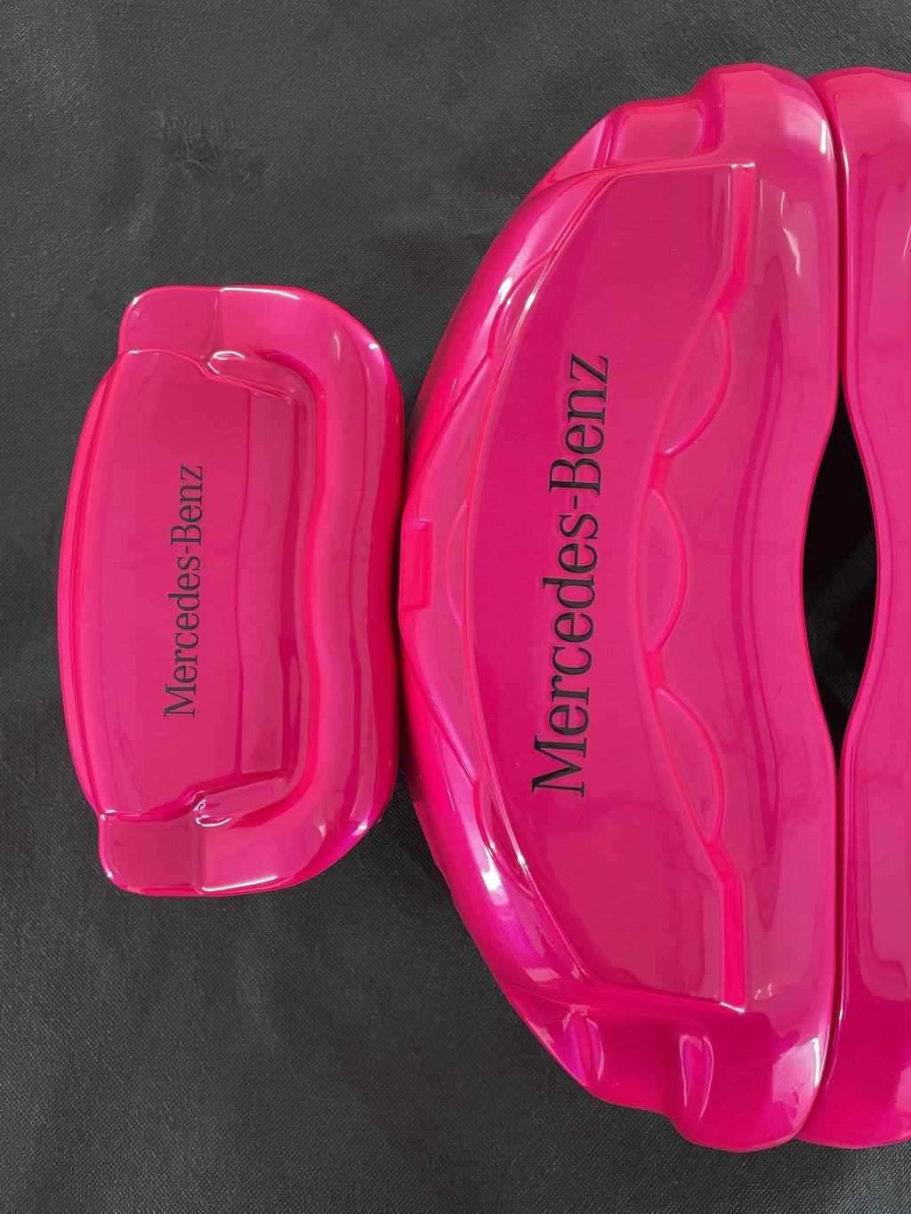 Рожеві кастомні чохли на гальмівні супорти Mercedes Benz, комплект 4 шт.