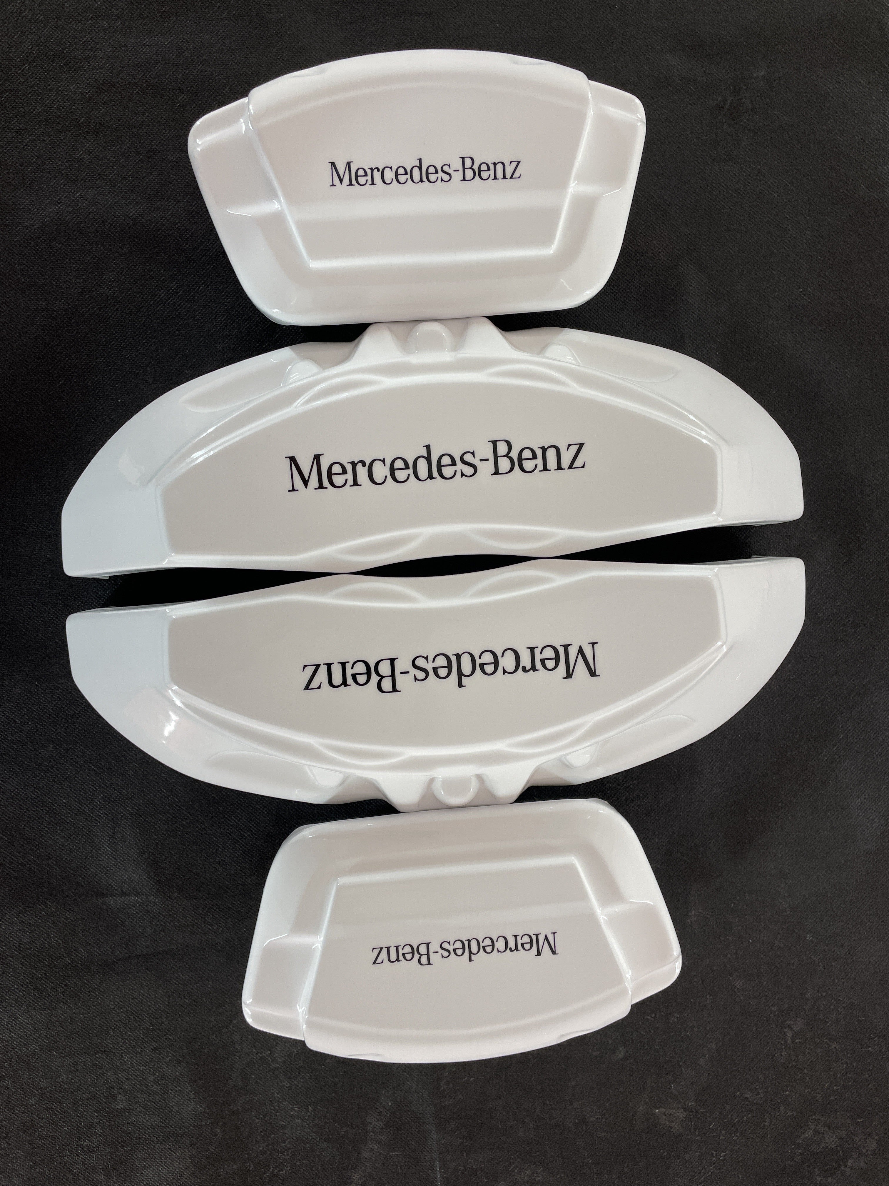 Білі кастомні накладки на гальмівні супорти Mercedes Benz, комплект із 4 шт.