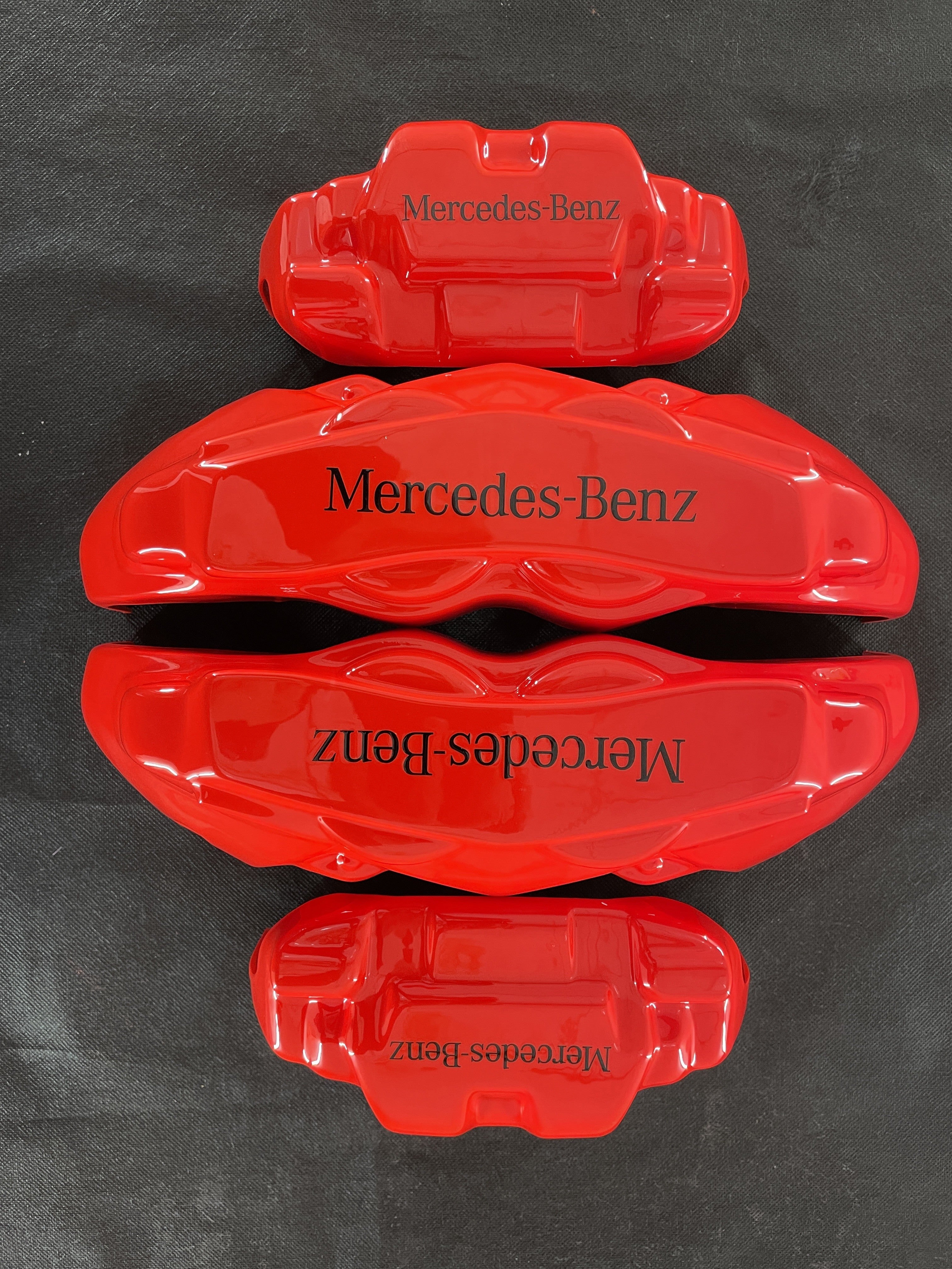 Червоні накладки на гальмівні супорти Mercedes Benz, комплект із 4 шт.