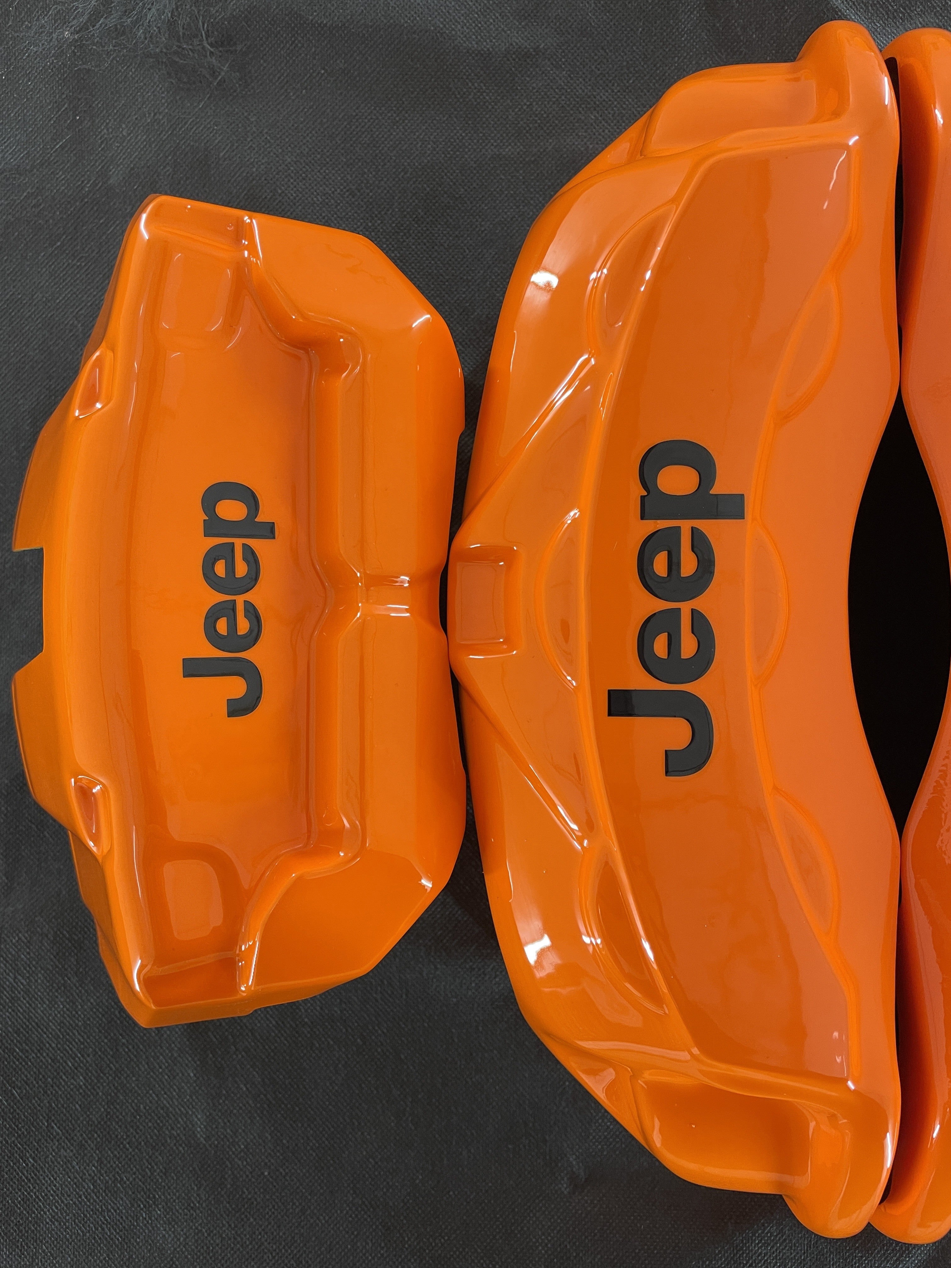 Помаранчеві кастомні накладки на гальмівні супорти Jeep Wrangler, комплект із 4 штук