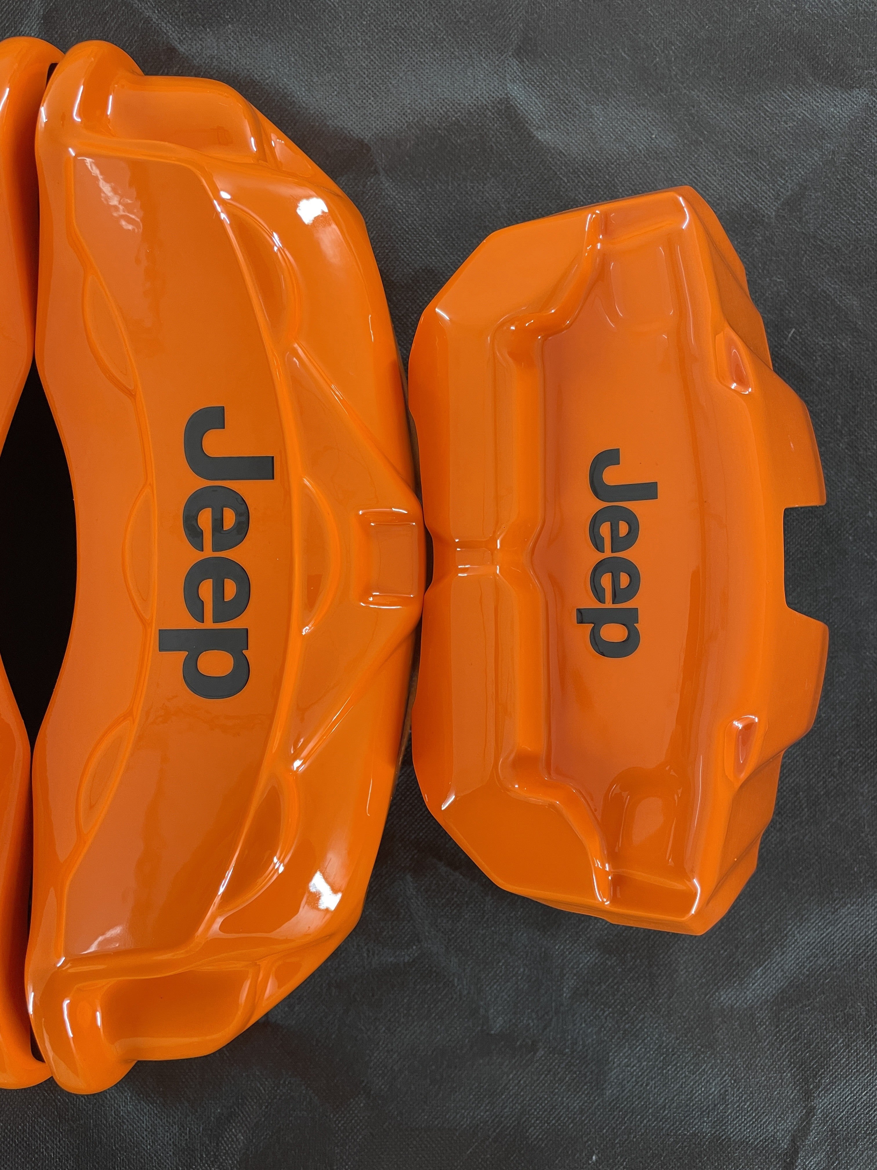 Помаранчеві кастомні накладки на гальмівні супорти Jeep Wrangler, комплект із 4 штук