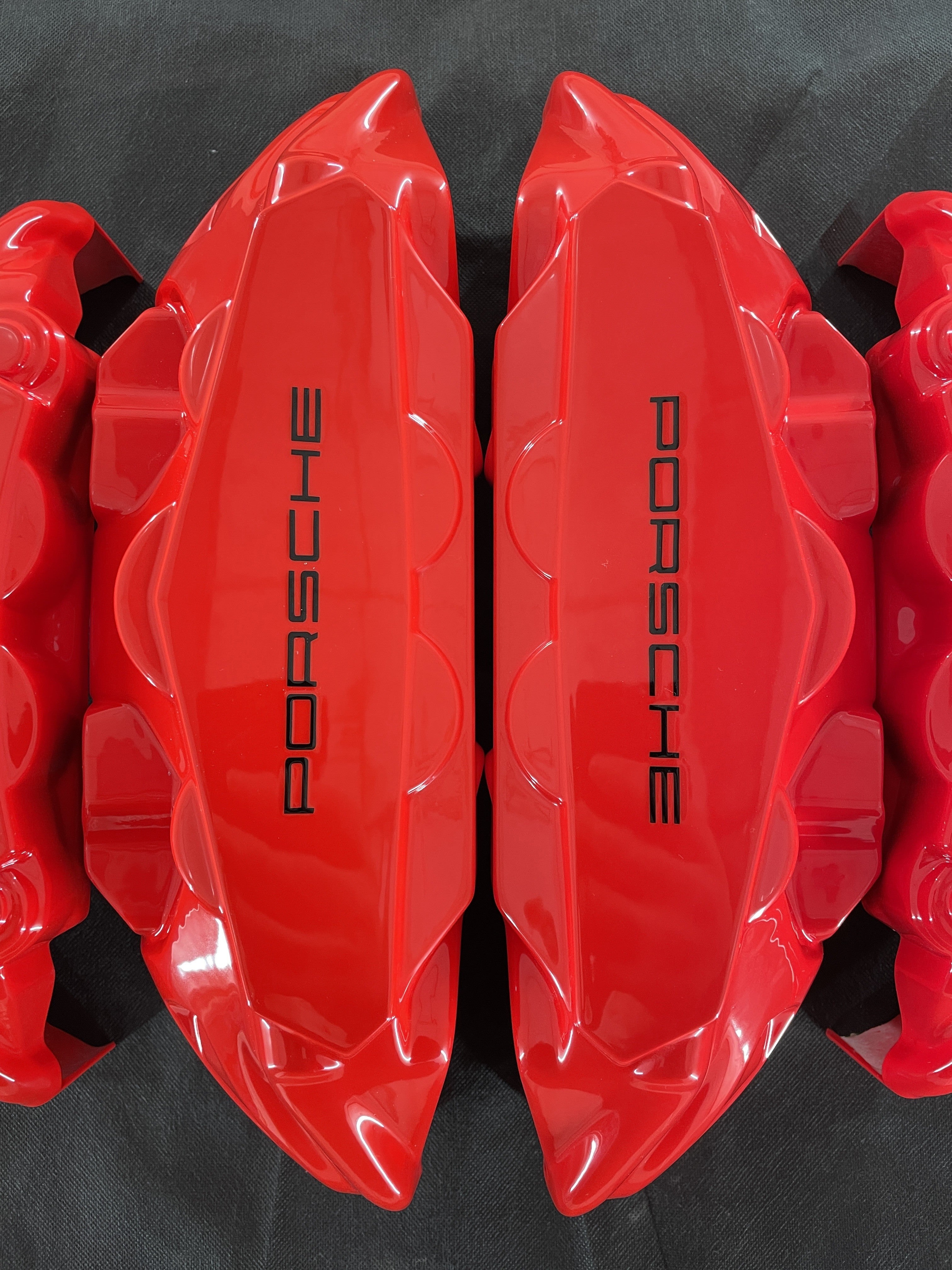 Porsche 911 червоні нестандартні накладки на гальмівні супорти, комплект із 4 шт.