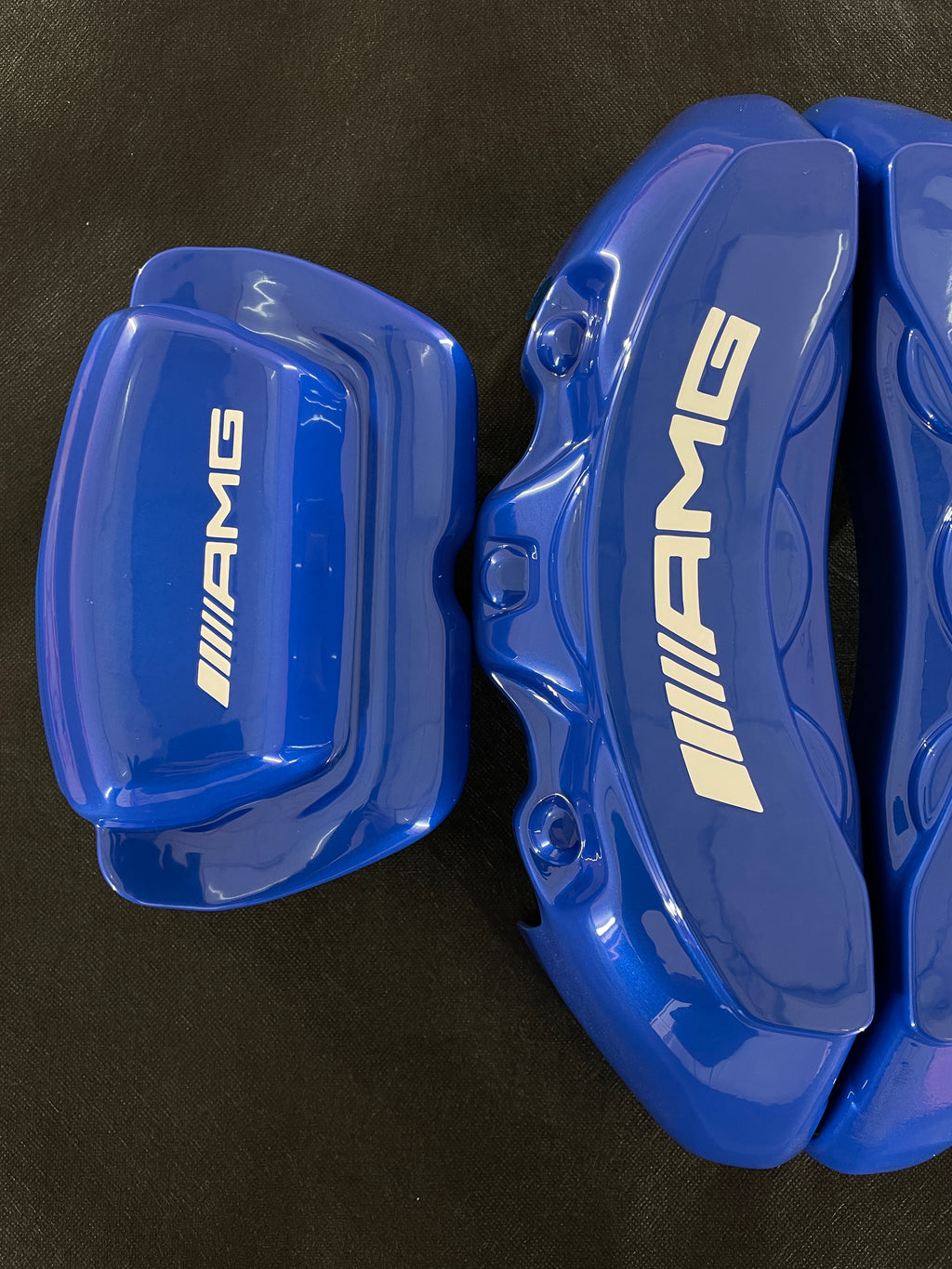 Сині індивідуальні накладки на гальмівні супорти Mercedes-Benz AMG, комплект із 4-х штук