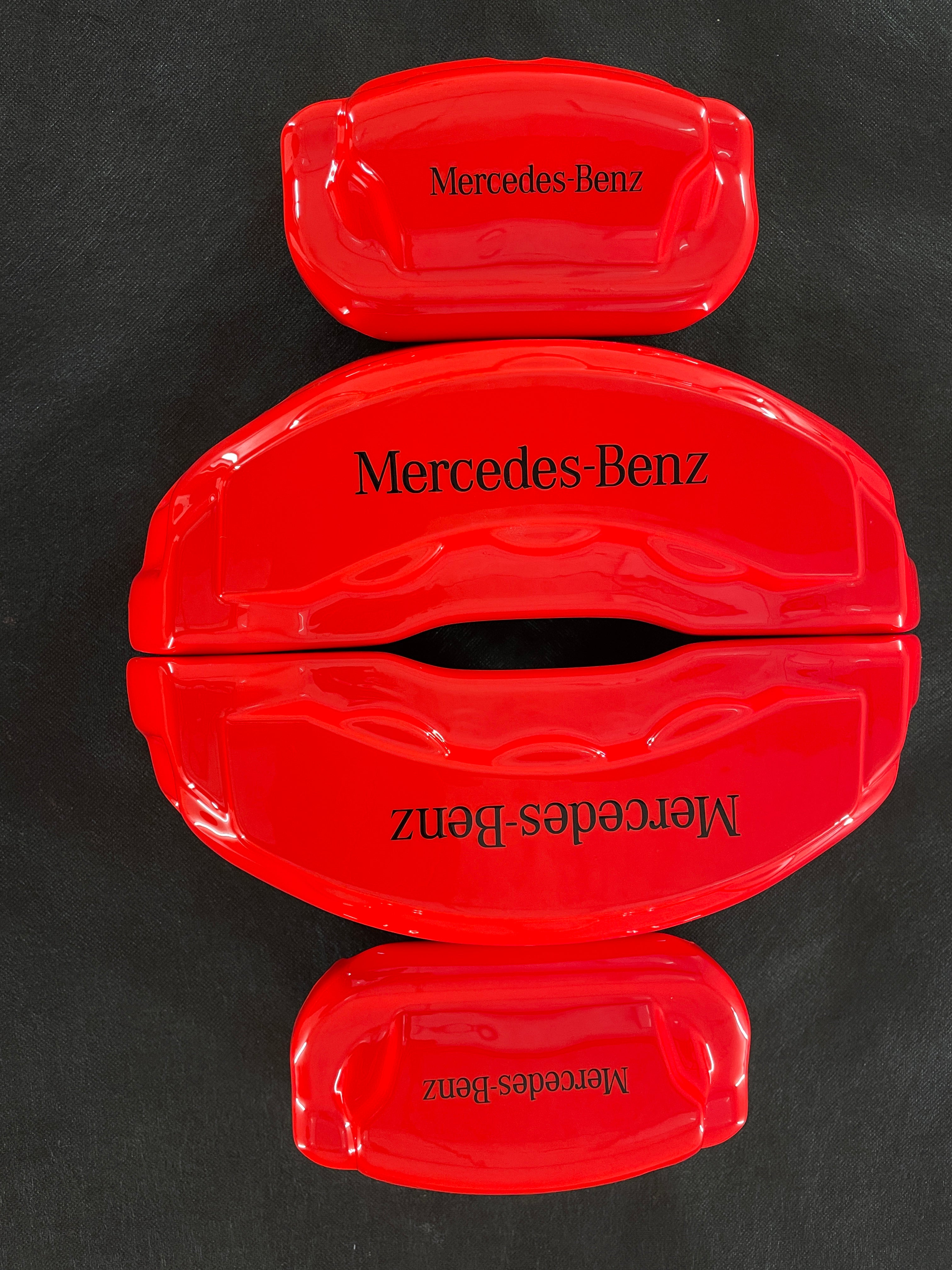 Червоні індивідуальні накладки на гальмівні супорти Mercedes-Benz, комплект із 4 шт.