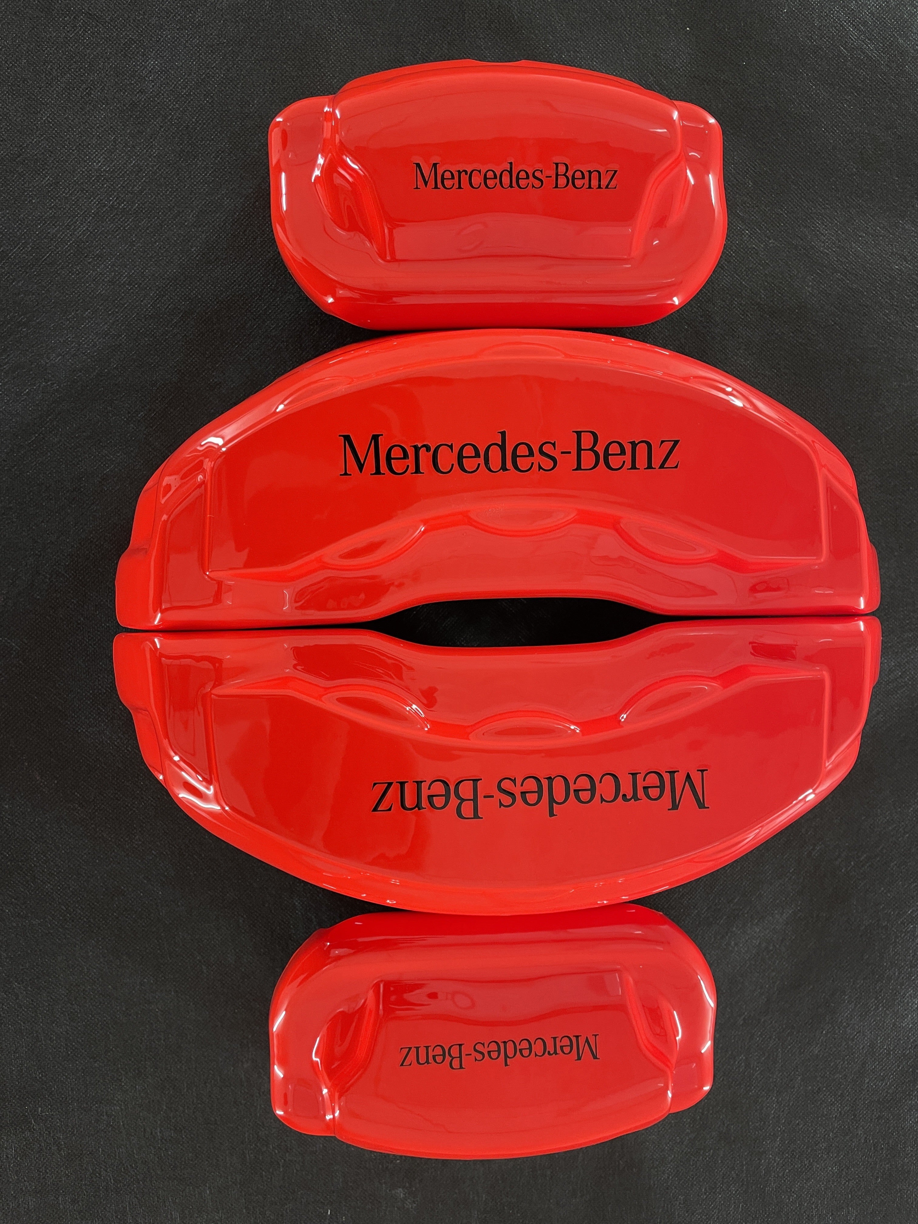 Червоні індивідуальні накладки на гальмівні супорти Mercedes-Benz, комплект із 4 шт.