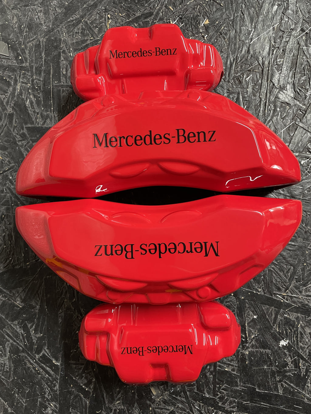 Mercedes Benz, червоні кастомні накладки на гальмівні супорти, комплект з 4 шт.