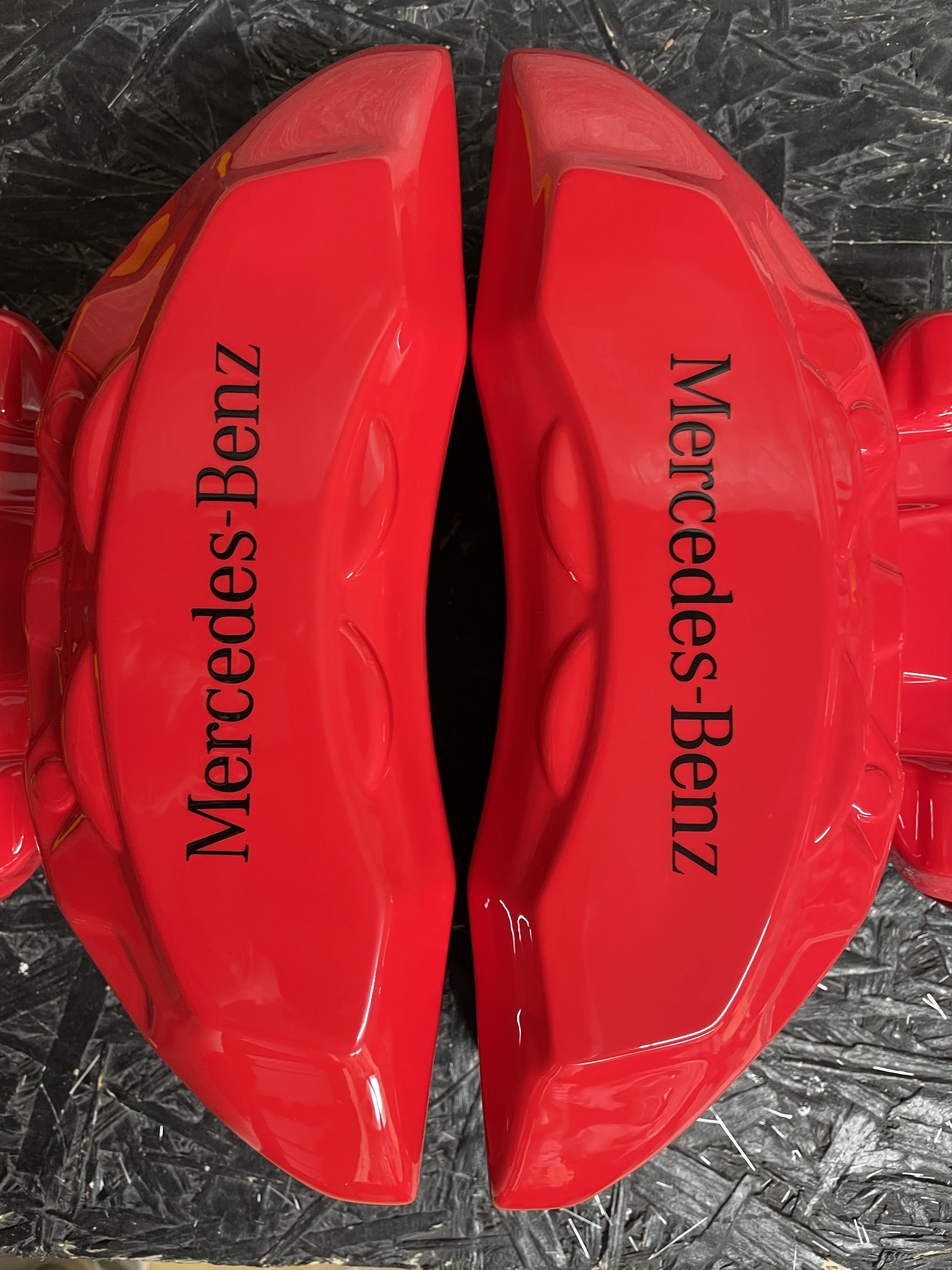 Mercedes Benz, червоні кастомні накладки на гальмівні супорти, комплект з 4 шт.