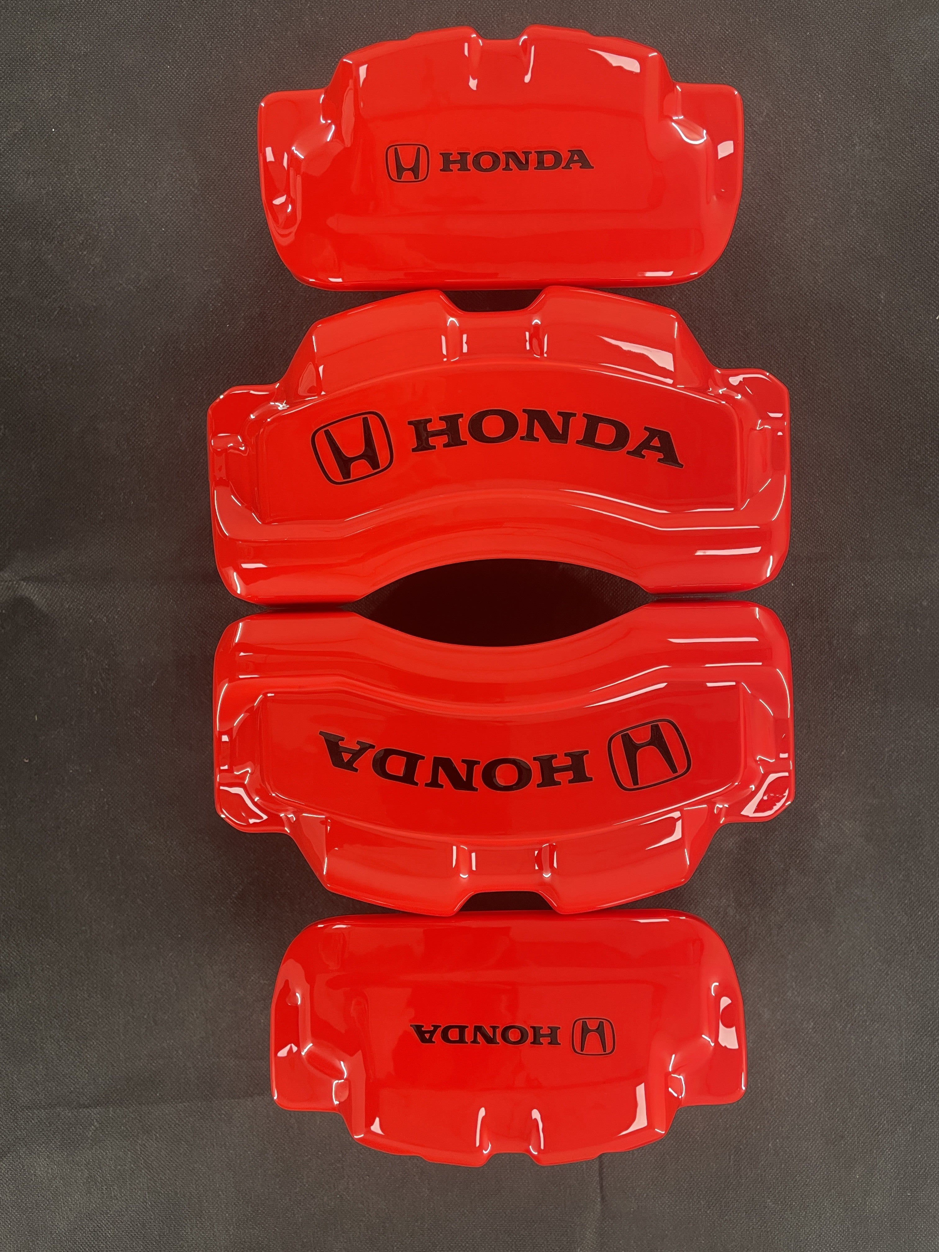 Червоні спеціальні накладки на гальмівні супорти Honda HR-V 2023-2025, комплект з 4 шт.