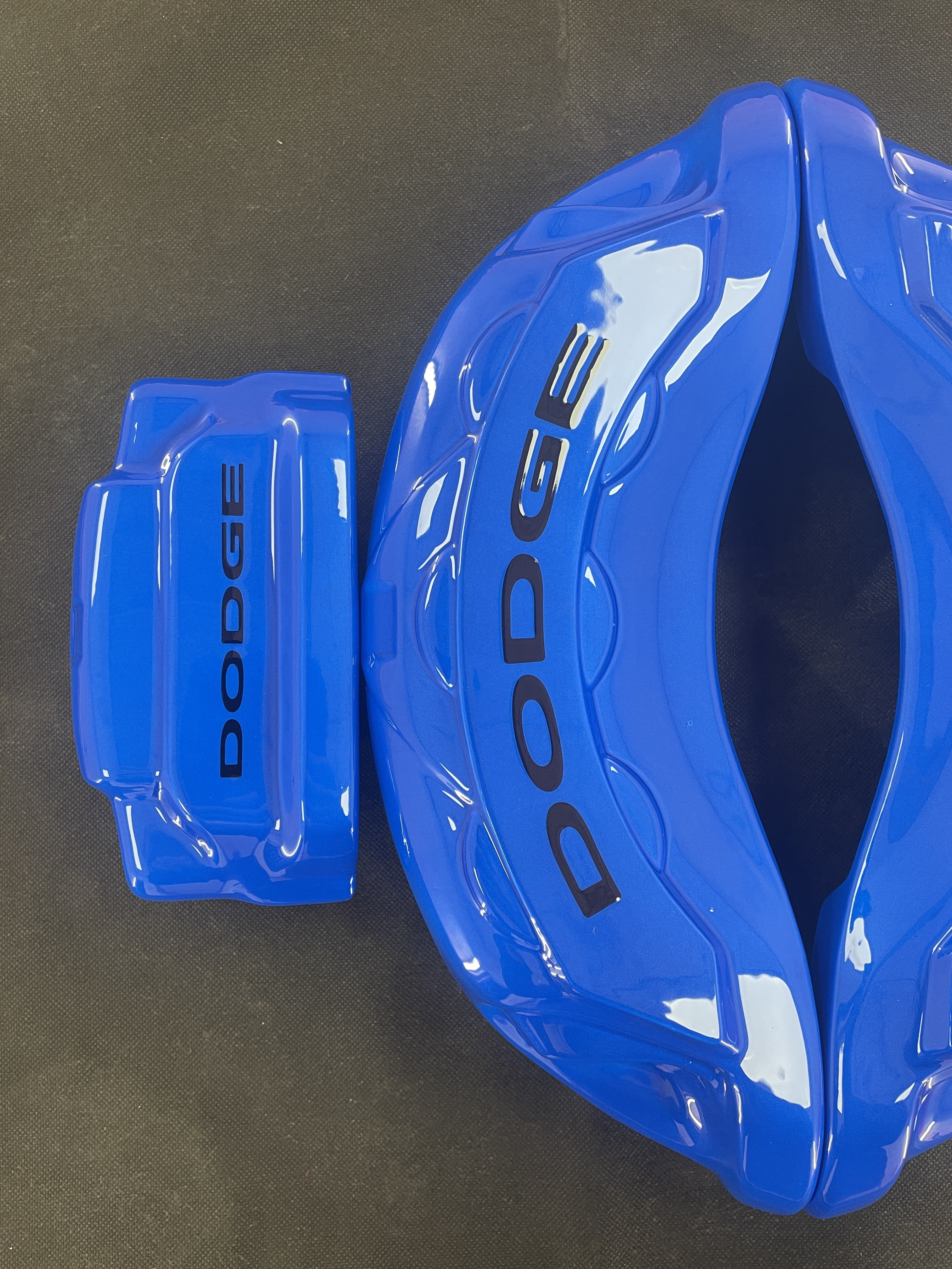 Сині накладки на гальмівні супорти Dodge Challenger/Charger, комплект із 4 шт.