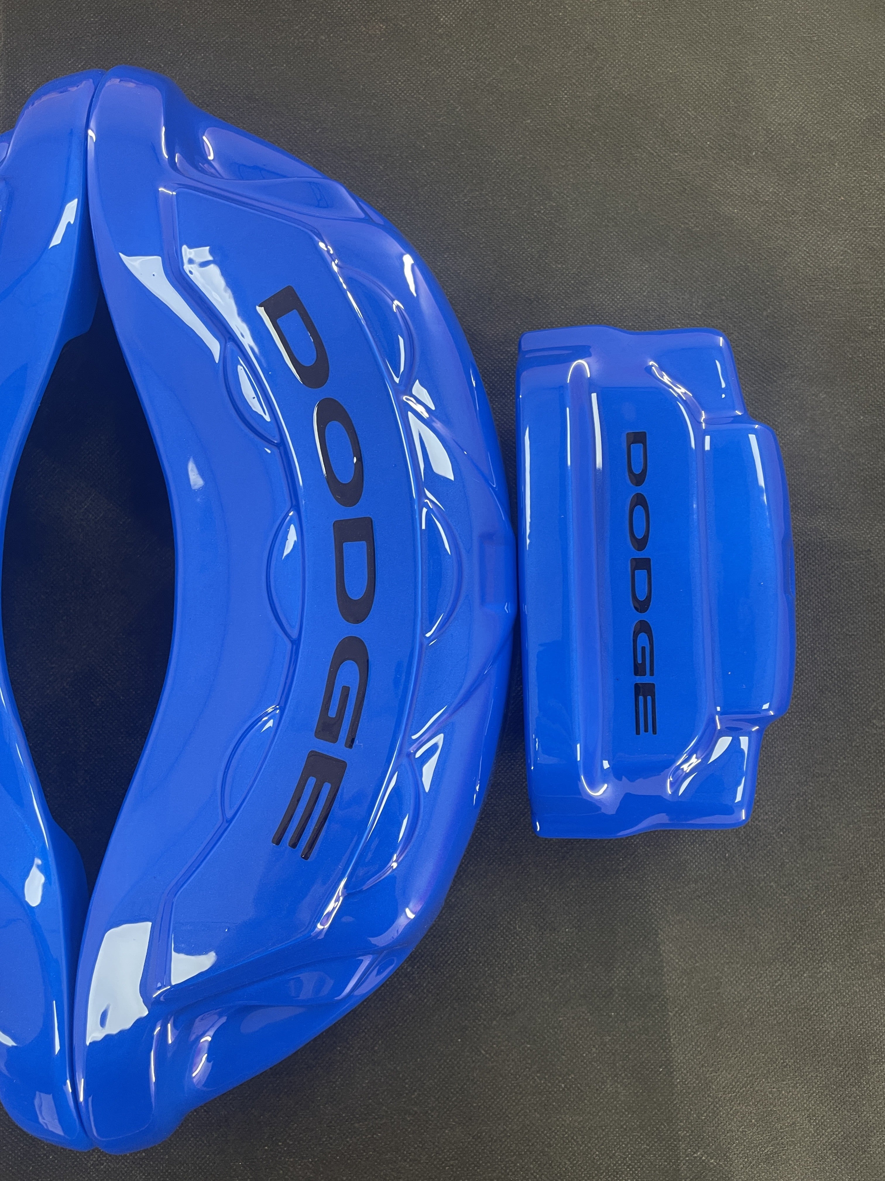 Сині накладки на гальмівні супорти Dodge Challenger/Charger, комплект із 4 шт.