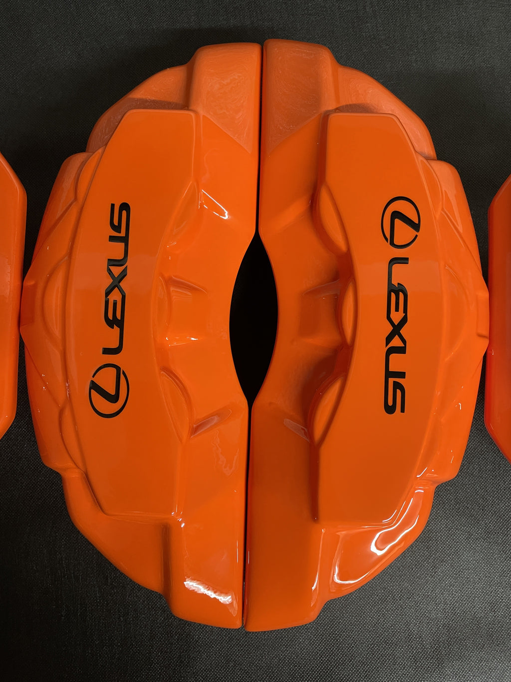 Помаранчеві кастомні спортивні накладки на супорти Lexus, комплект із 4 шт.