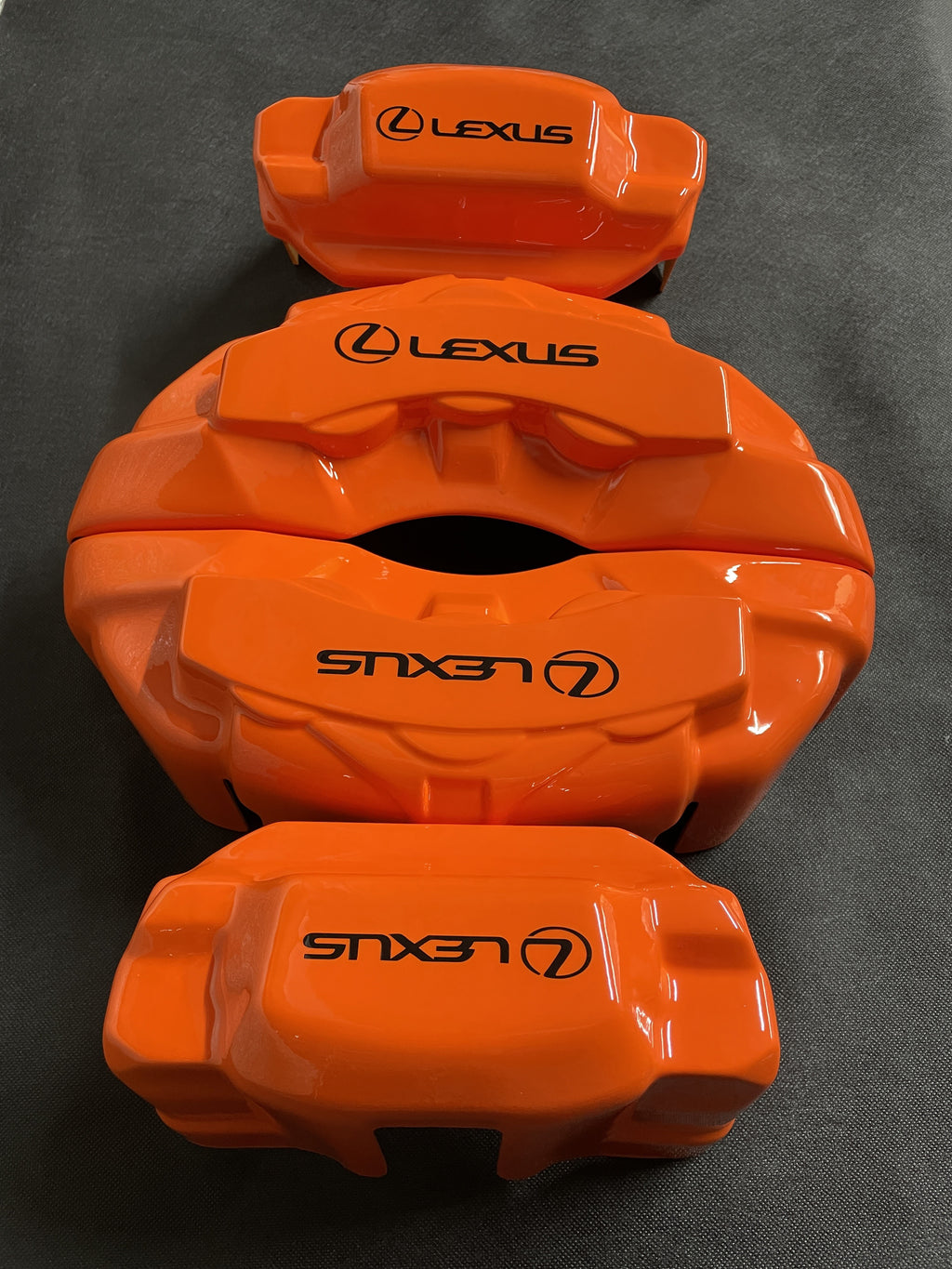 Помаранчеві кастомні спортивні накладки на супорти Lexus, комплект із 4 шт.