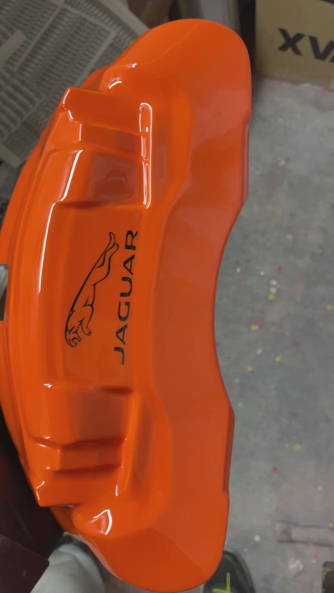 Помаранчеві кастомні накладки на гальмівні супорти Jaguar F-Type 2014-2020, комплект з 4 шт.